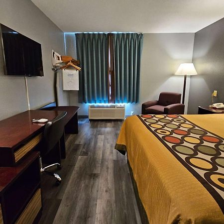 ซูเปอร์ 8 บาย วินด์แฮม โคลเวอร์เดล Hotel ภายนอก รูปภาพ