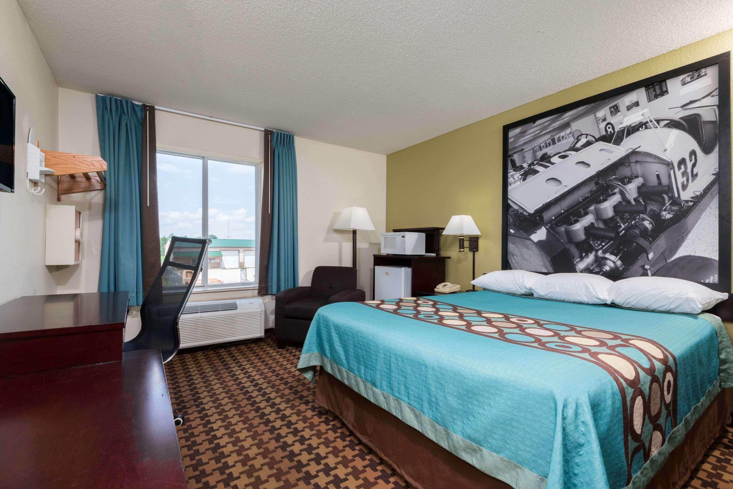 ซูเปอร์ 8 บาย วินด์แฮม โคลเวอร์เดล Hotel ภายนอก รูปภาพ