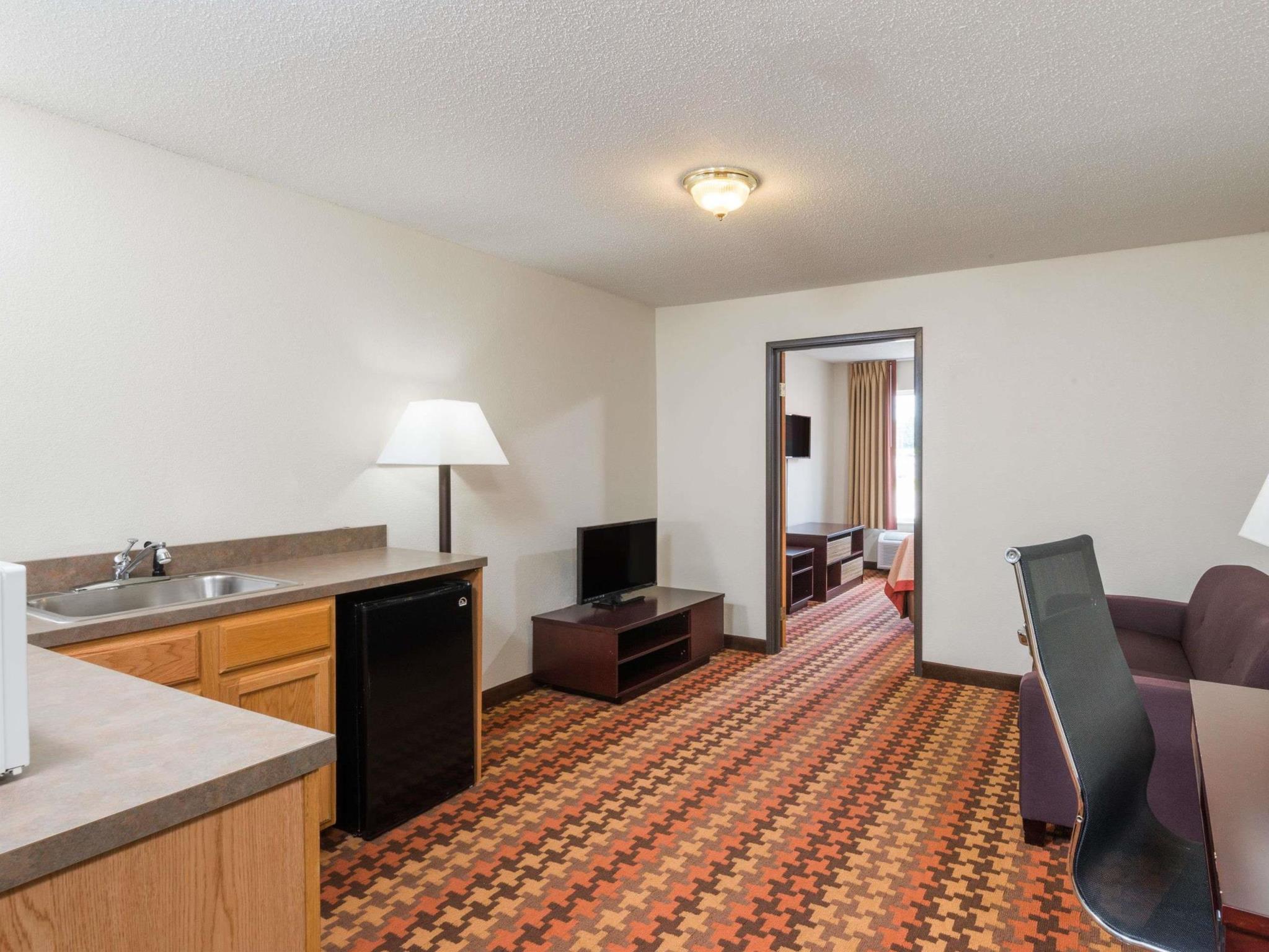 ซูเปอร์ 8 บาย วินด์แฮม โคลเวอร์เดล Hotel ภายนอก รูปภาพ